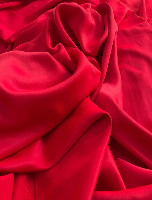 Crepe Patou de Acetato Vermelho - R$ 99,90/metro