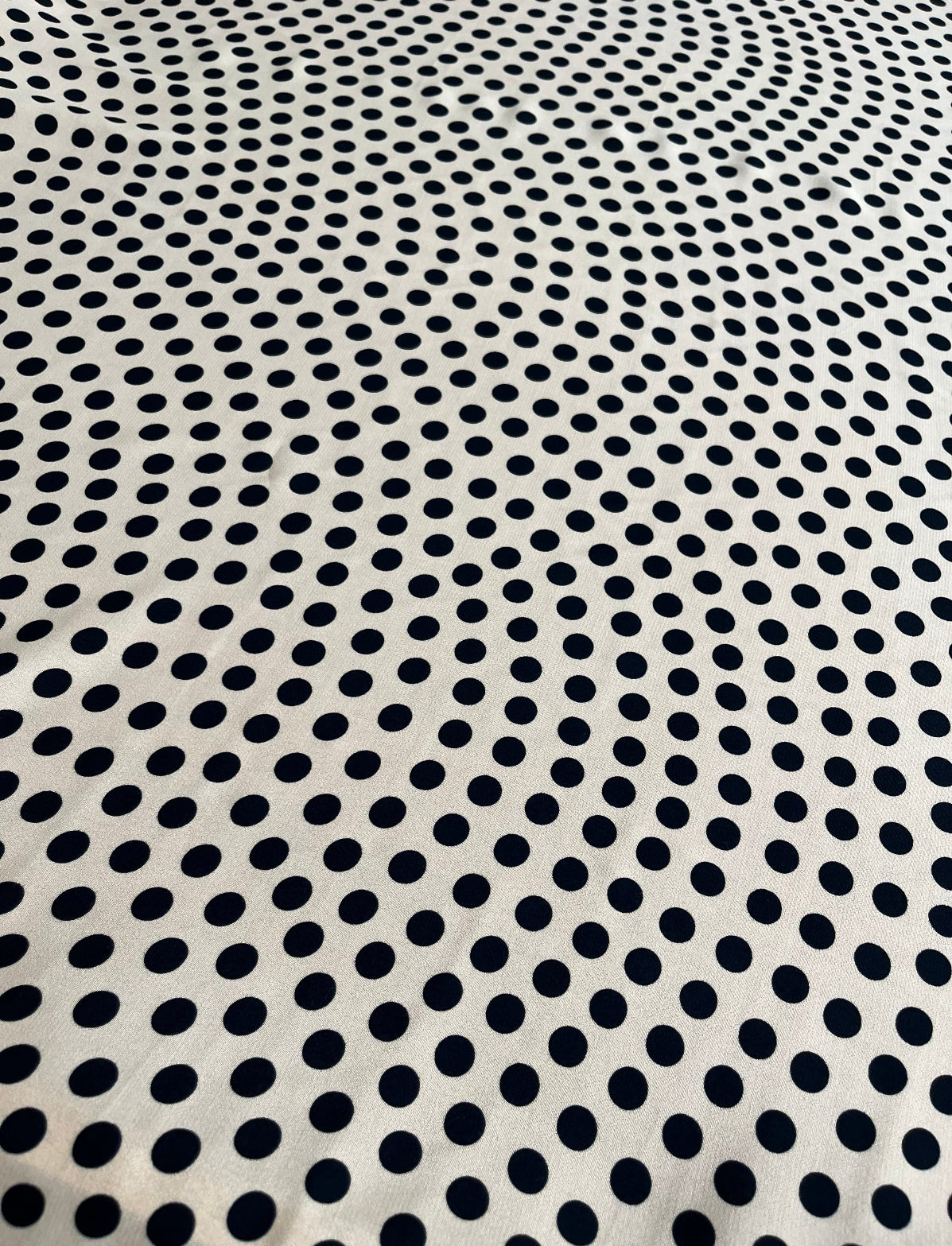 Crepe de viscose Poá - R$ 39,90/metro.