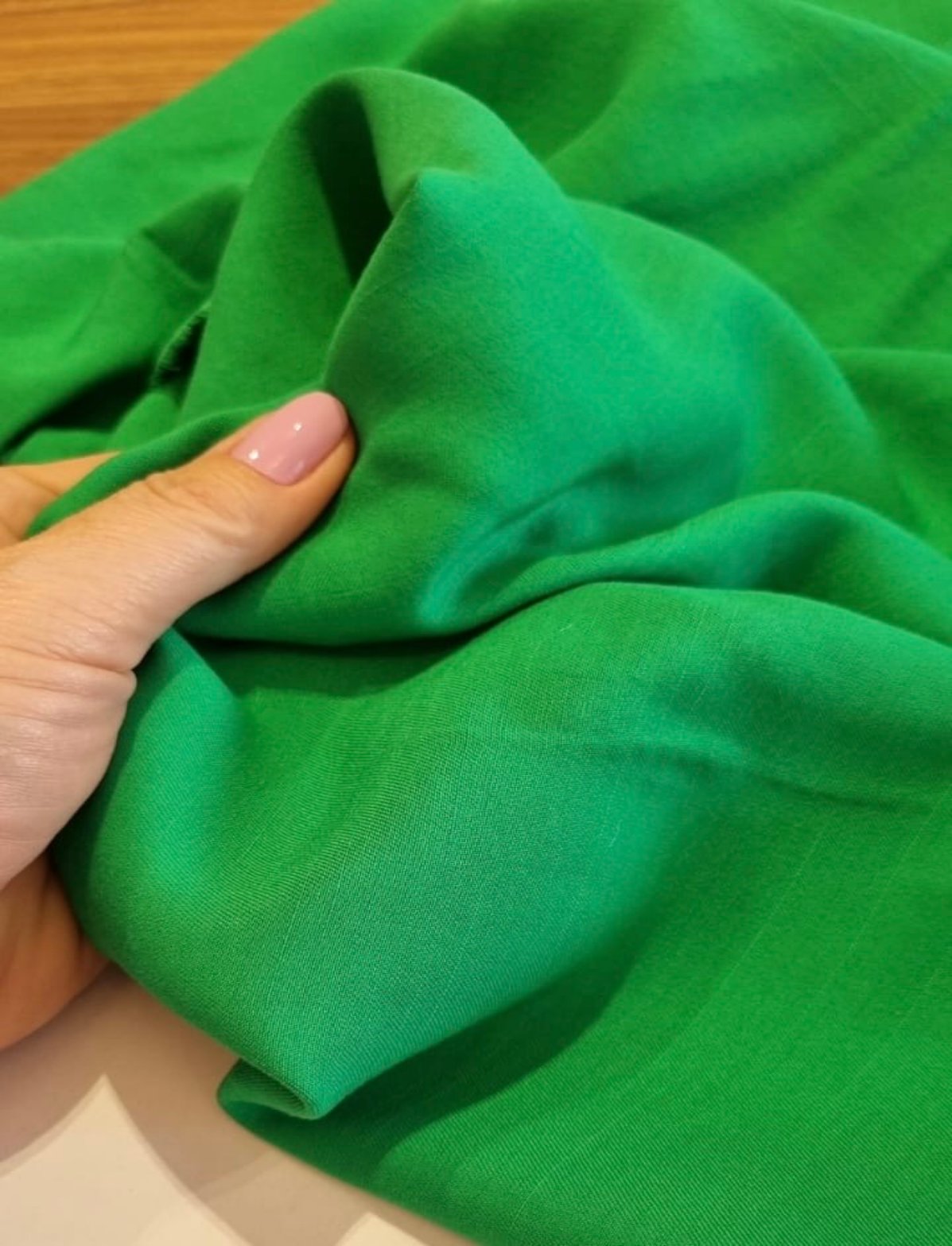 Viscose com Cânhamo viscose 84% , cânhamo 16% Verde - R$ 39,90/metro