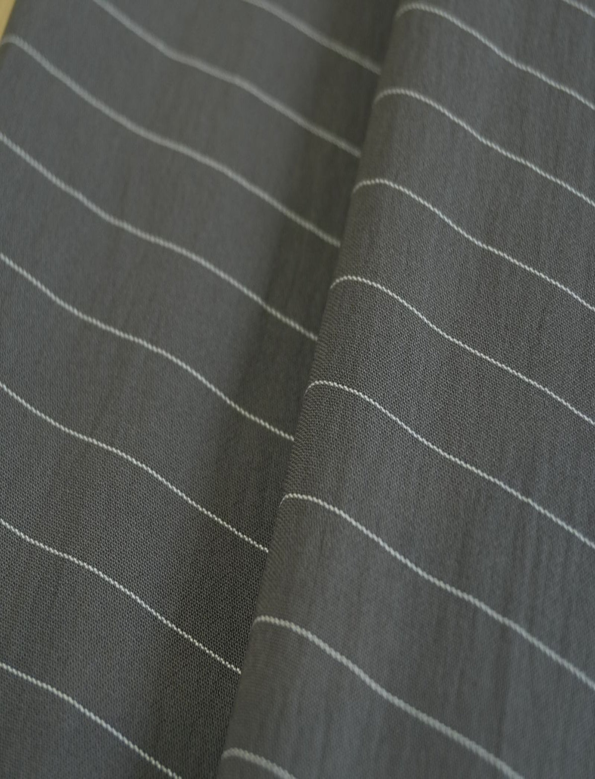 Alfaiataria Risca Giz Cinza Granito - R$ 59,90/metro