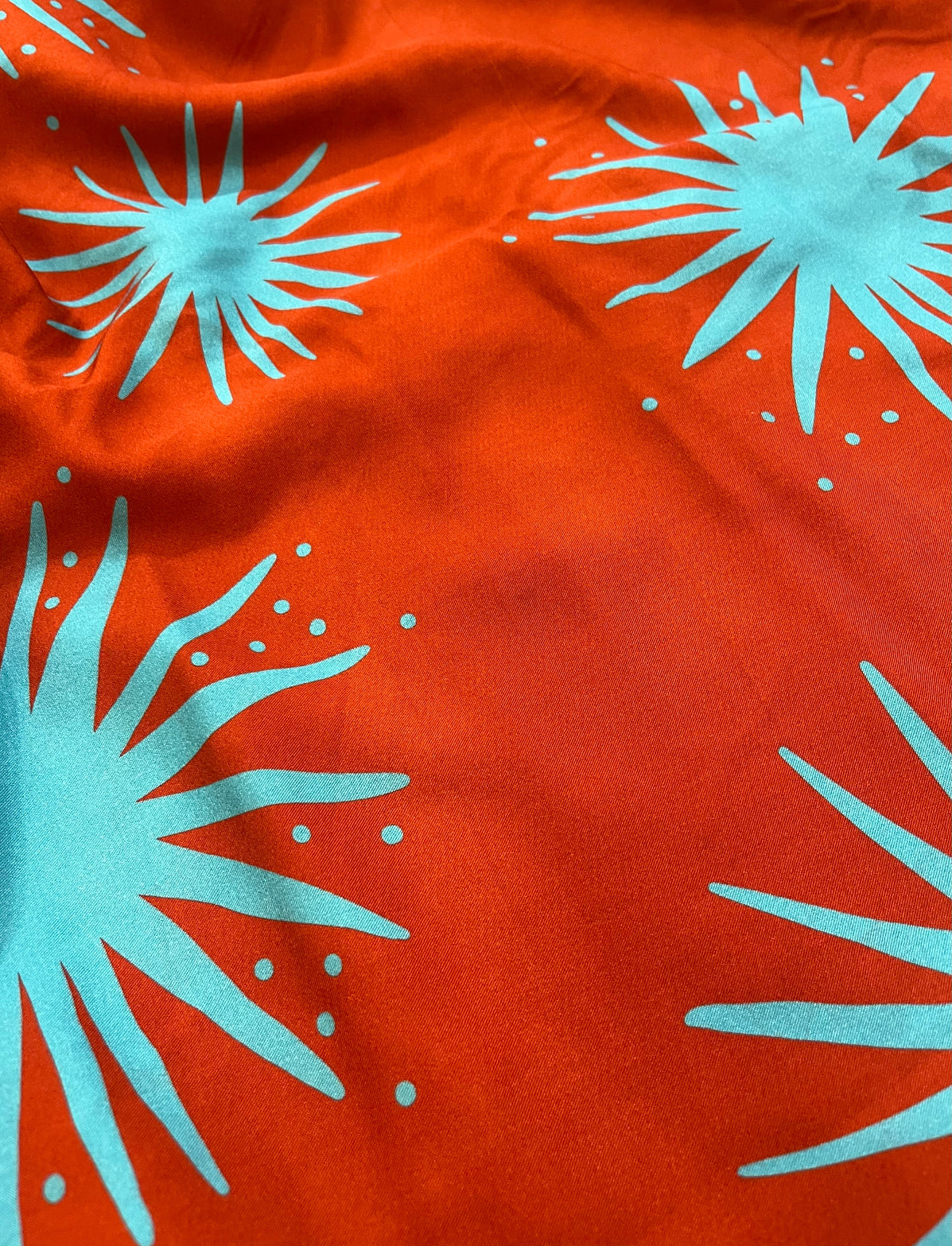 Banca 23- Viscose Estampada terracota com azul