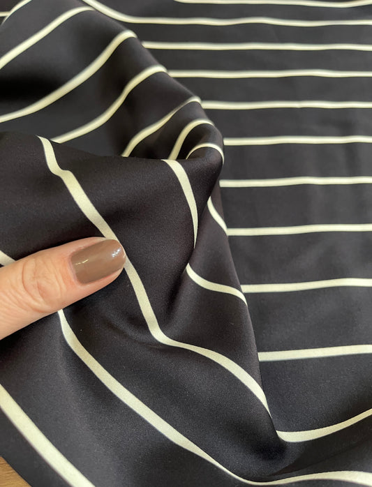 Viscose acetinada Listrada - R$ 49,90/metro