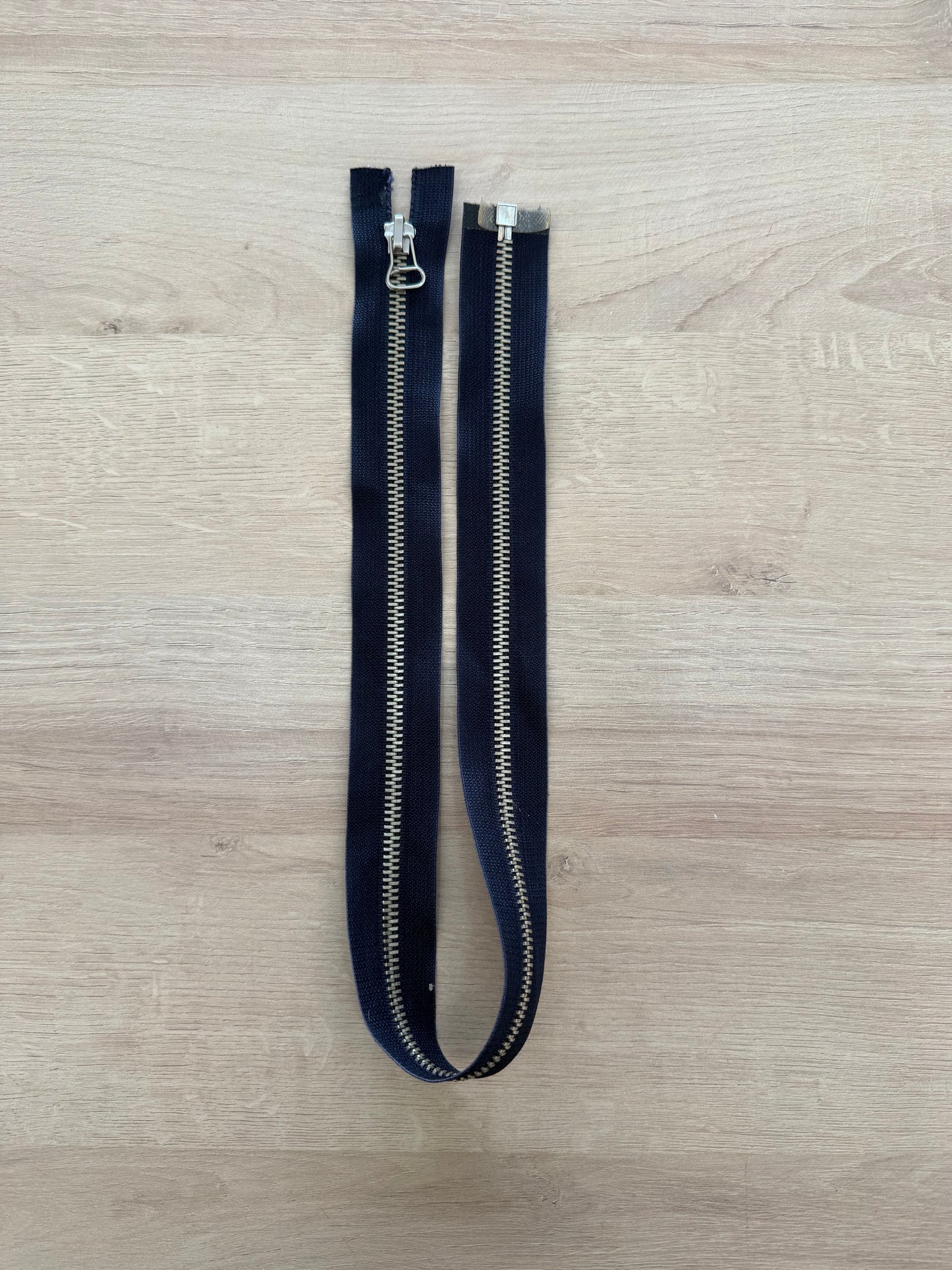 Zíper destacável de metal Preto 65cm - R$ 24,90