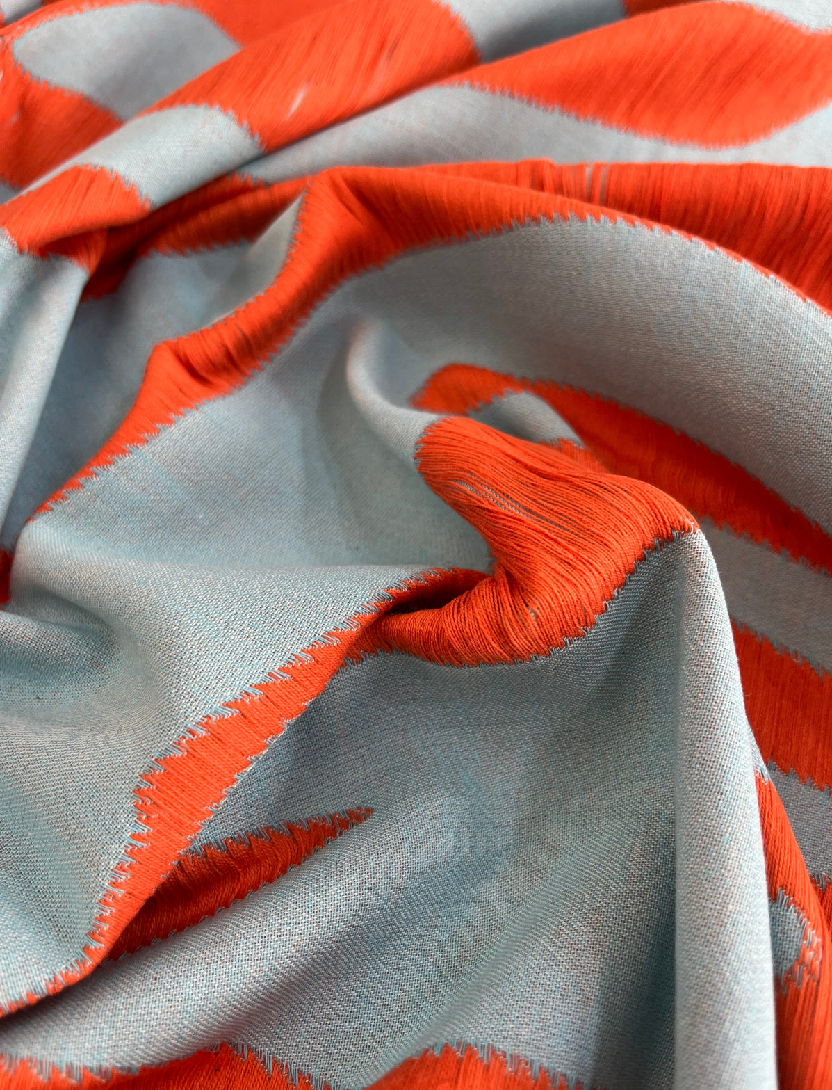 Jacquard Franjas Azul com Coral - R$ 129,90/metro