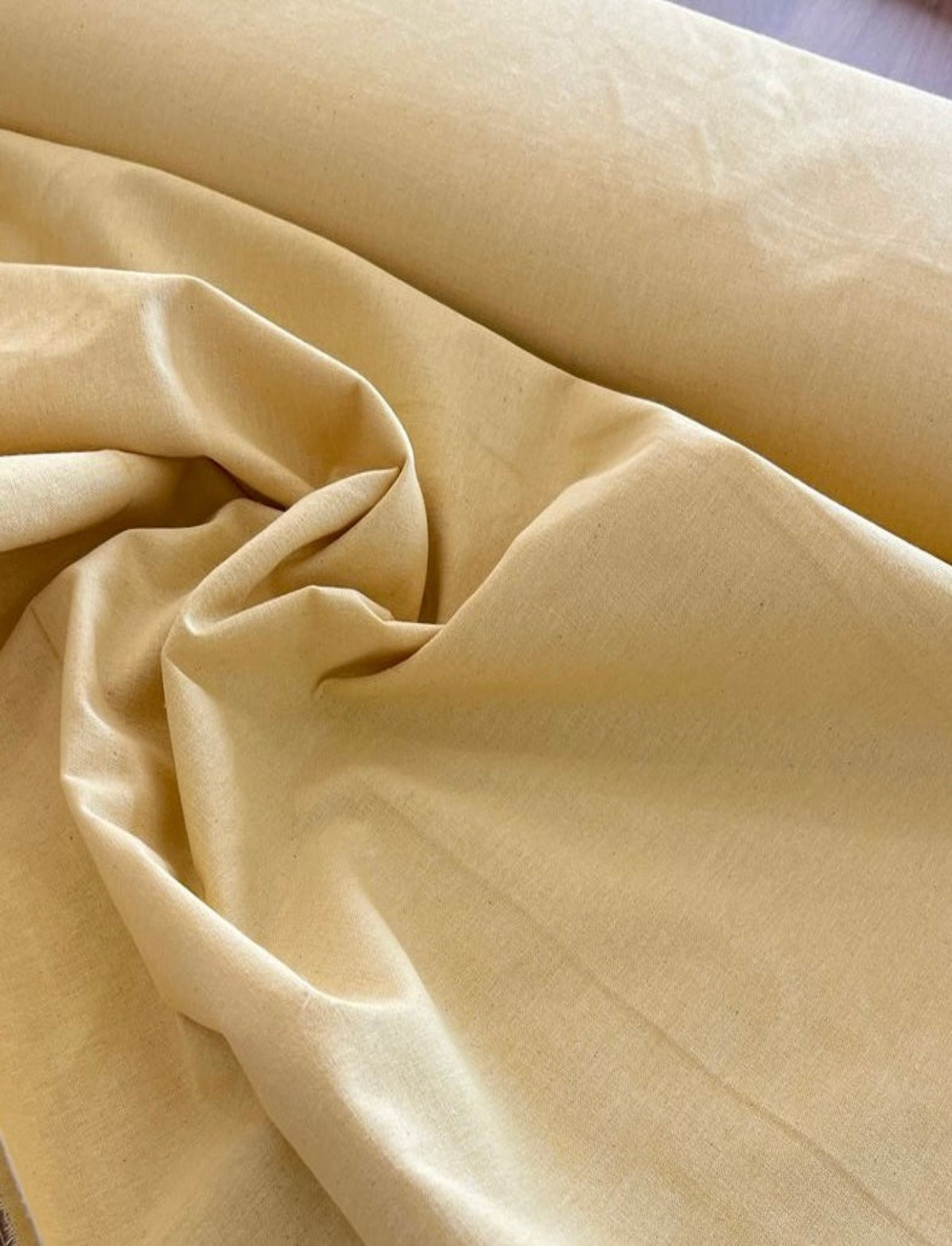 Algodão rústico Manteiga - R$ 39,90/metro.