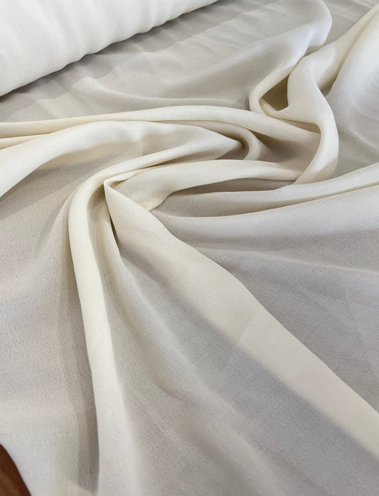 Crepe de viscose Creme - R$ 39,90/metro.