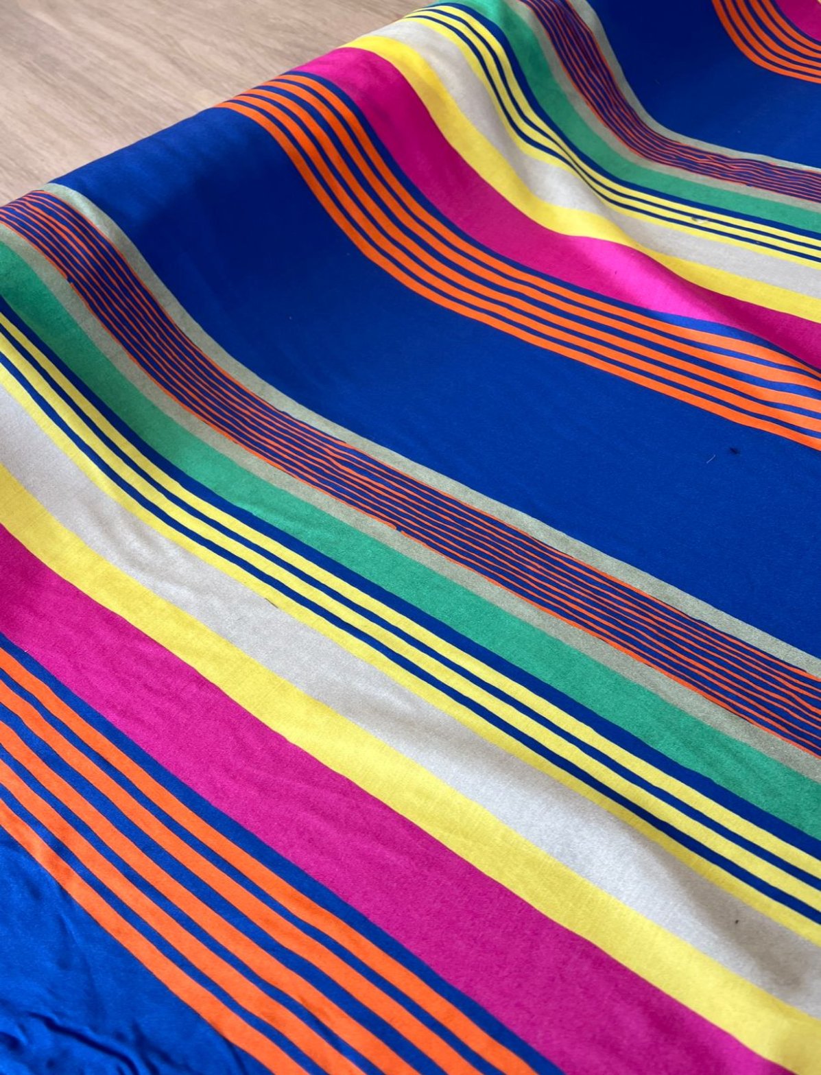 Viscose com seda Listrada - R$ R$ 59,90/metro
