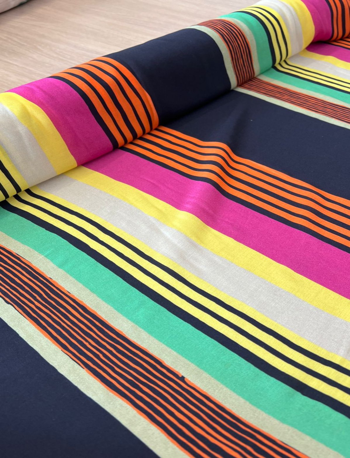 Viscose com seda Listrada - R$ 59,90/metro