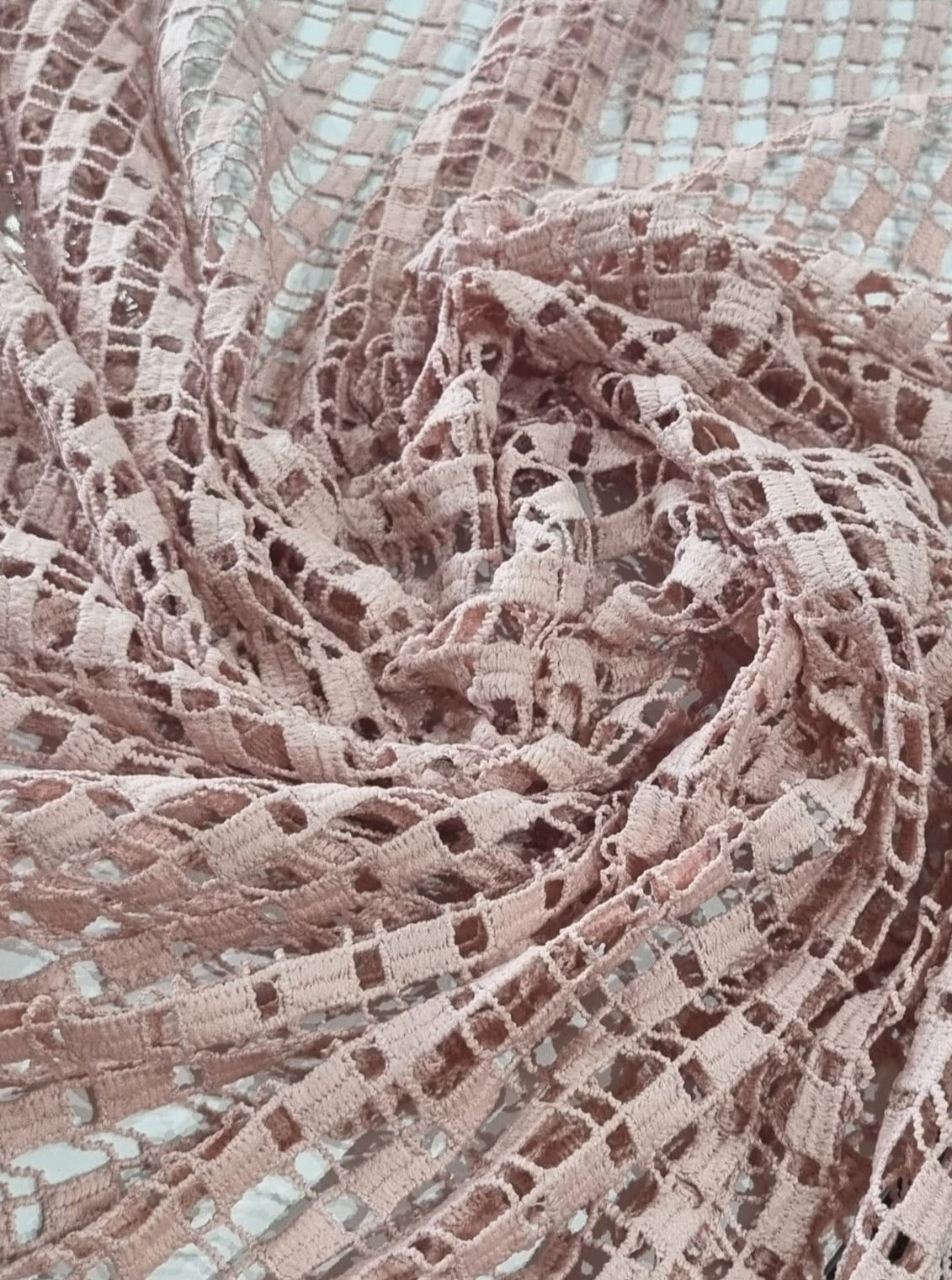 Renda Guipure Rosê - R$ 19,90/metro