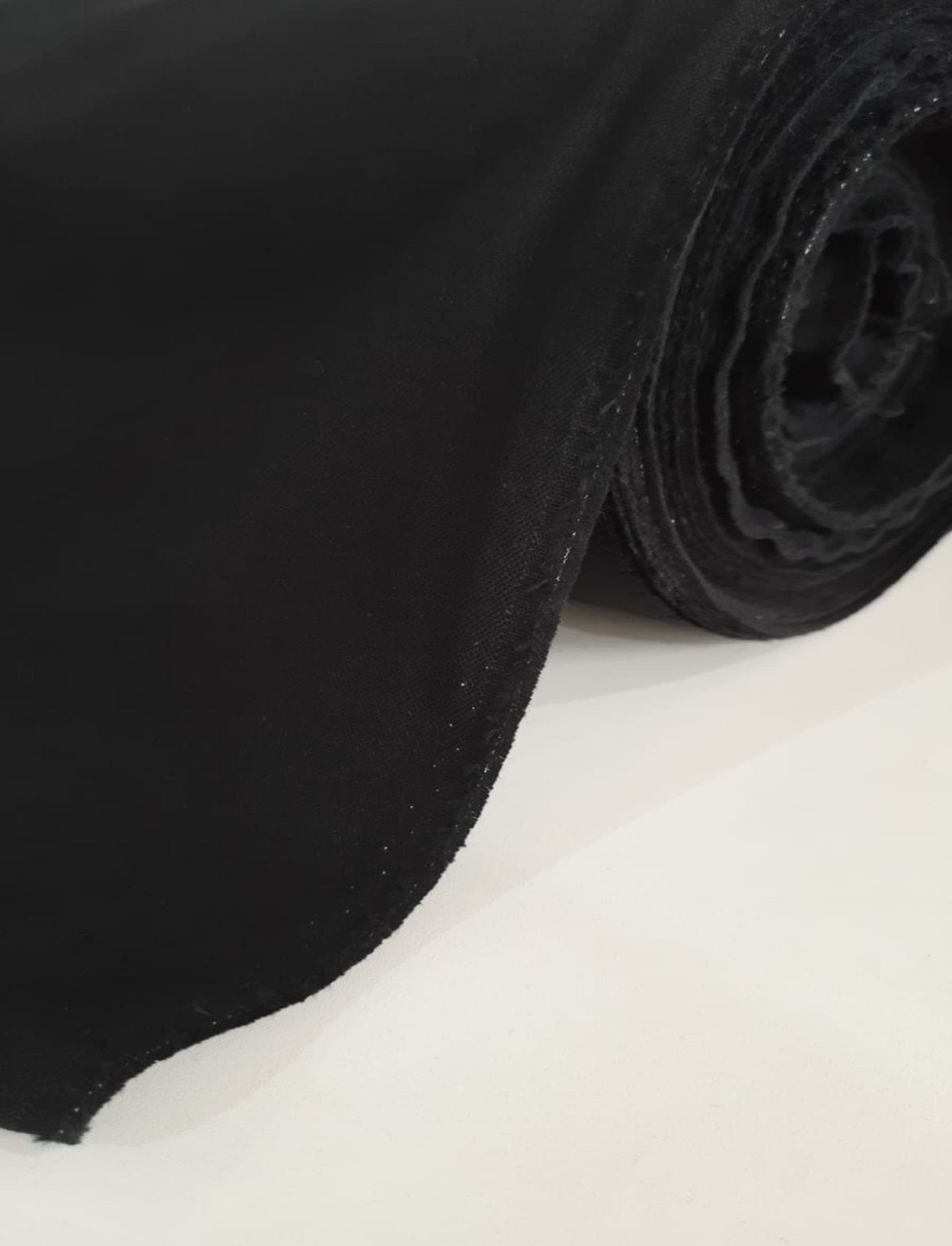 Sarja Leve Preto - R$39,90/Metro