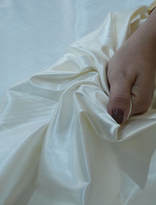 Cetim Lady com Elastano Off - R$ 49,90/metro