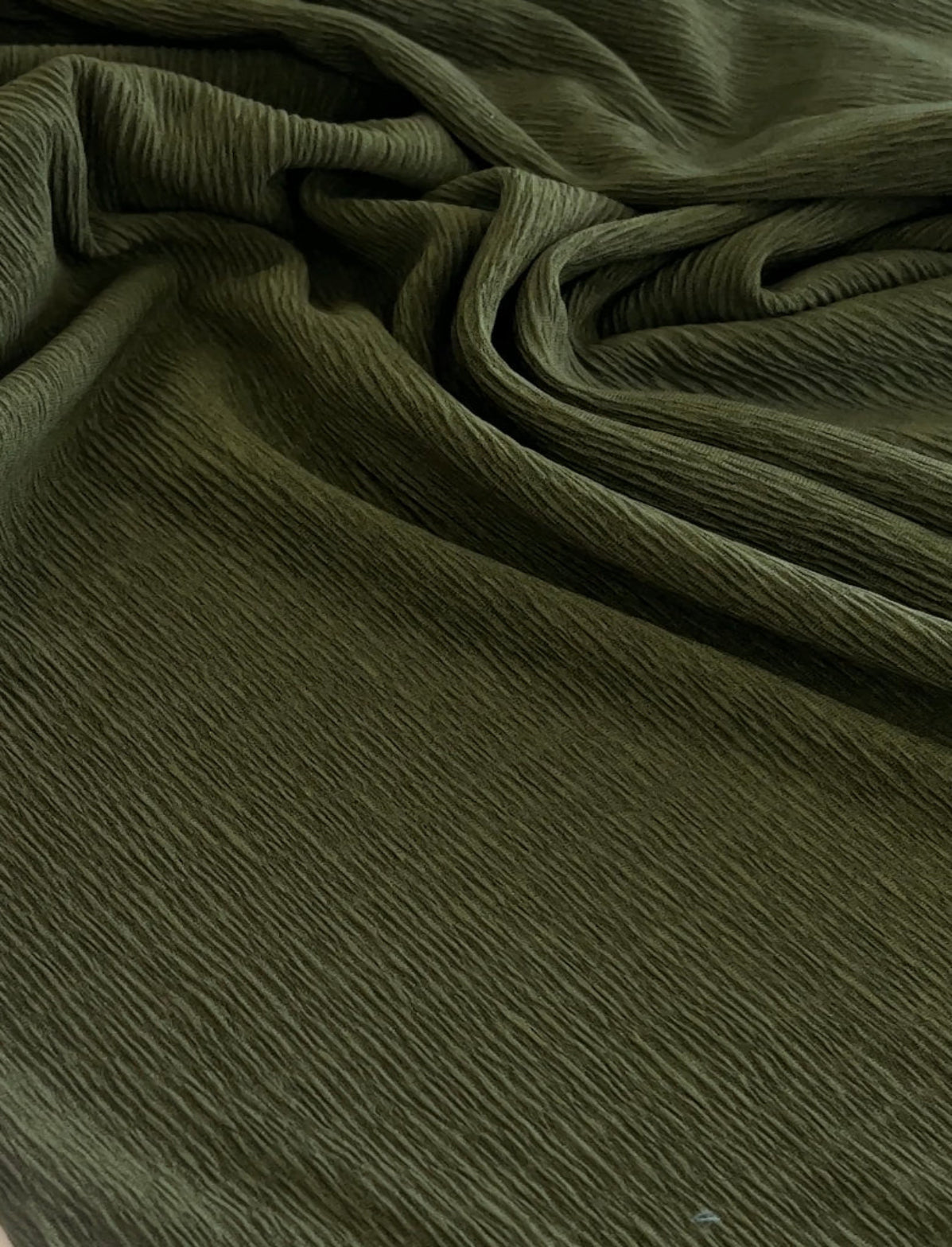 Crepe Zara Verde Militar - R$ 19,90/metro.