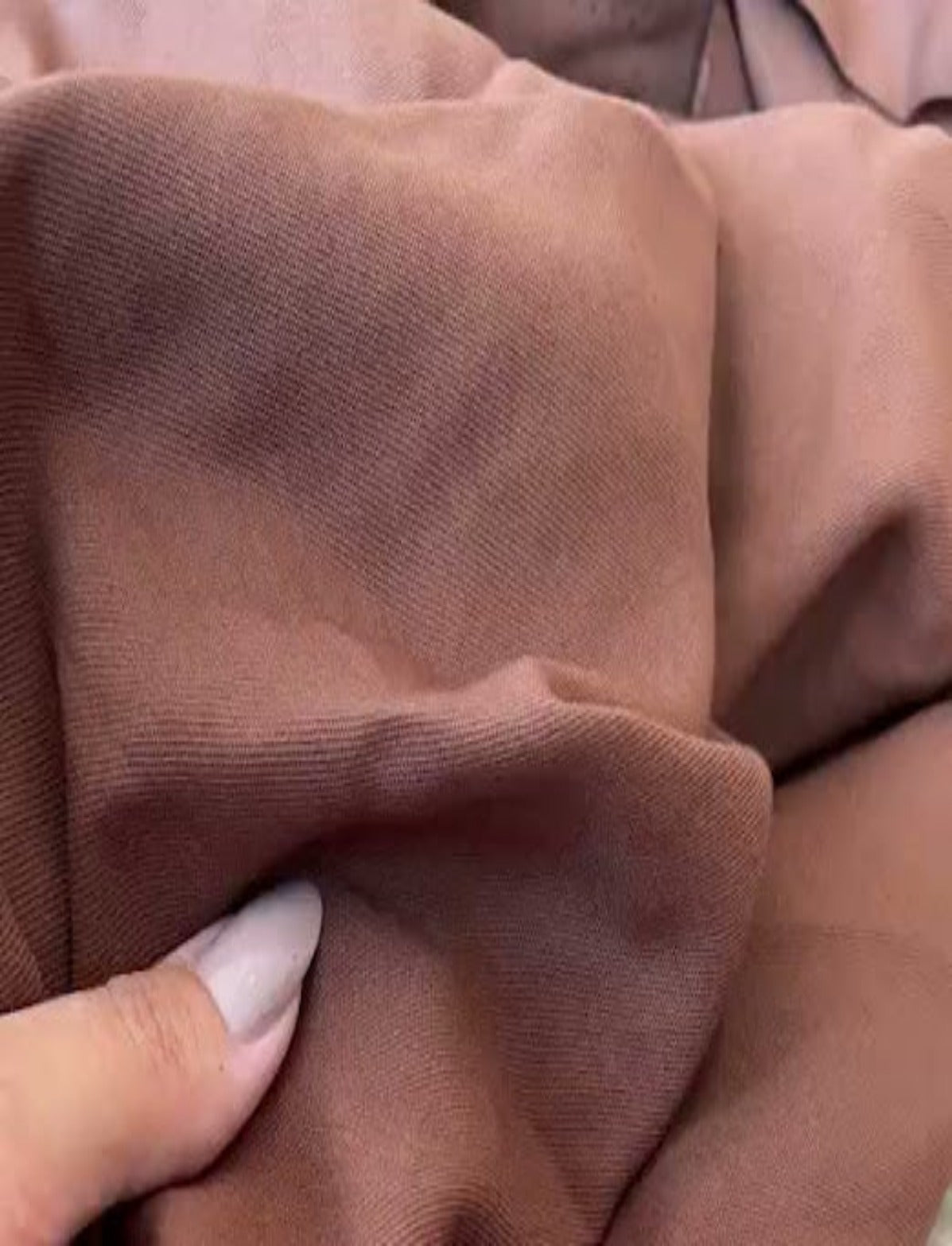 Tencel Marrom Capuccino ( alfaiataria de viscose com poliéster) - R$ 49,90/metro.