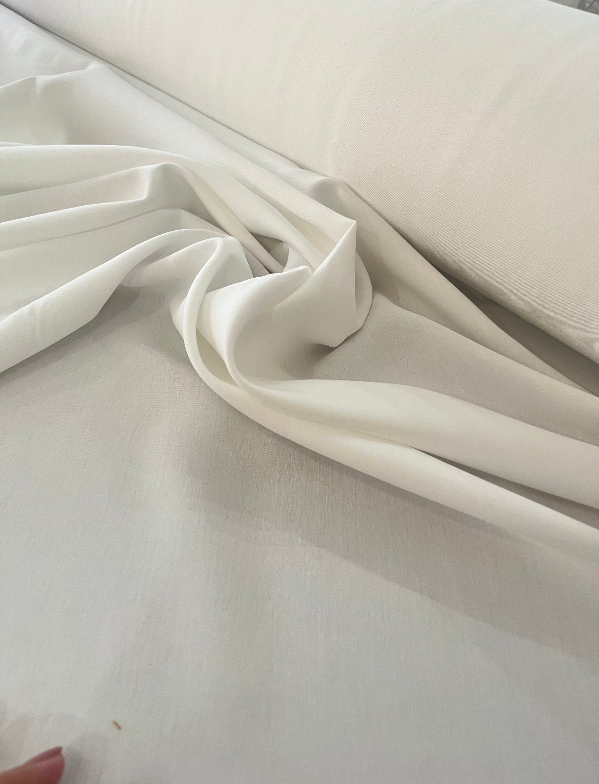 Tencel Off White ( alfaiataria de viscose com poliéster) - R$ 49,90