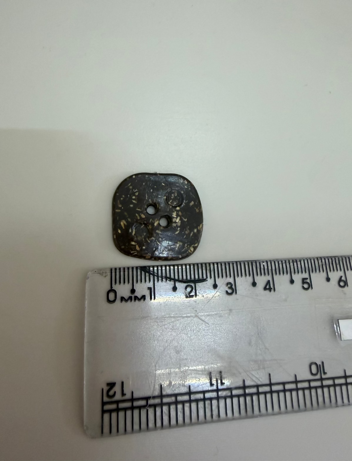 Botão quadrado Imbuia - R$ 0,60/cada