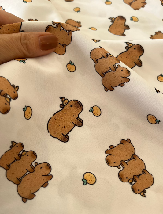 Malha para pijama Capivara fundo Branco - R$ 29,90/metro