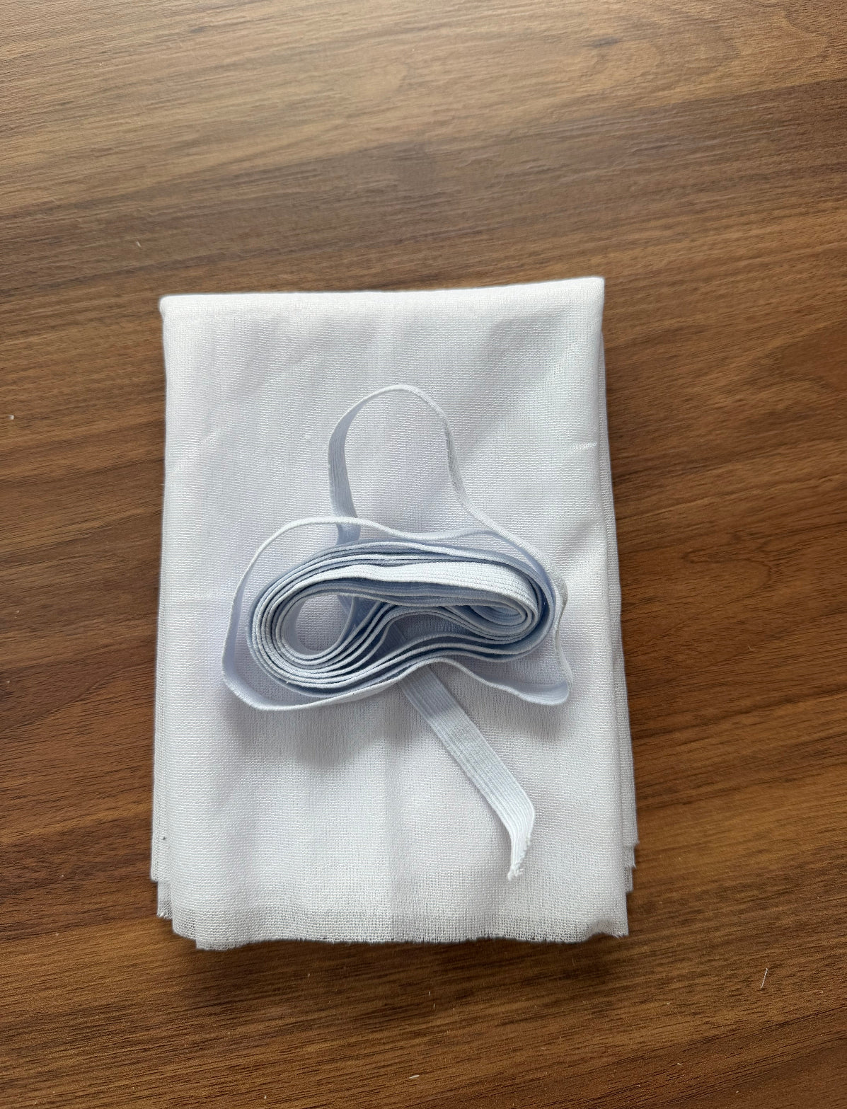 Kit Jaqueta Corta vento + shorts Branco   - R$ 119,00