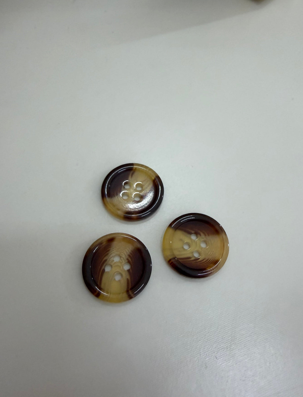 Botão Resina 4 furos- R$ 2,00 unidade