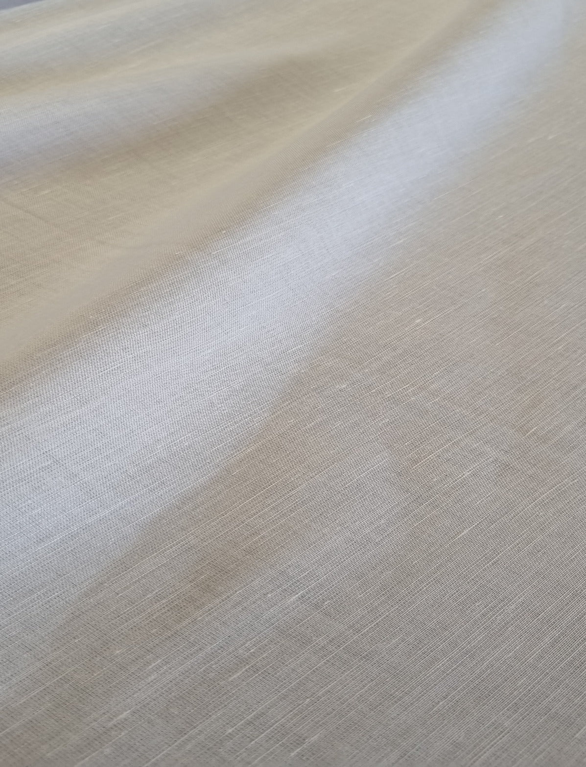 Alfaiataria de Cânhamo com viscose Off  45% canhamo 55% viscose- R$ 89,90/metro