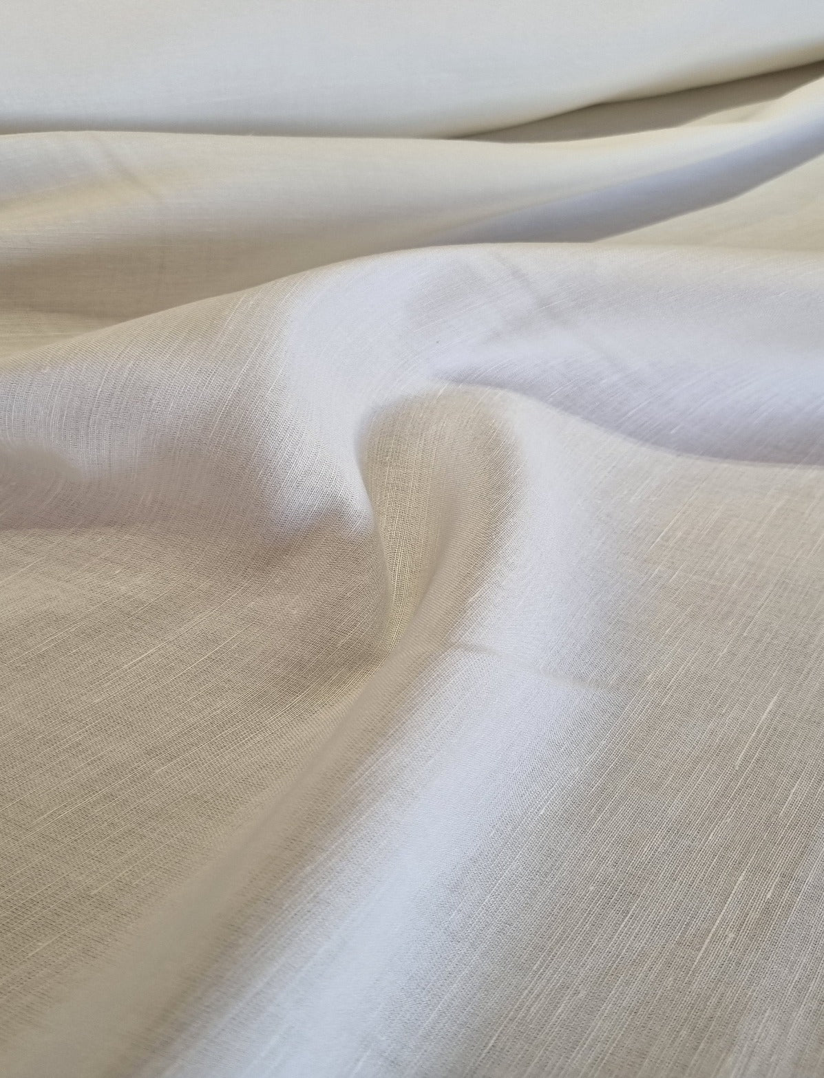 Alfaiataria de Cânhamo com viscose Off  45% canhamo 55% viscose- R$ 89,90/metro