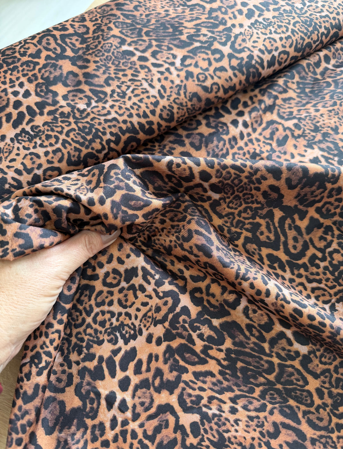 Kit Jaqueta Corta vento + shorts  Animal Print  - R$ 149,90