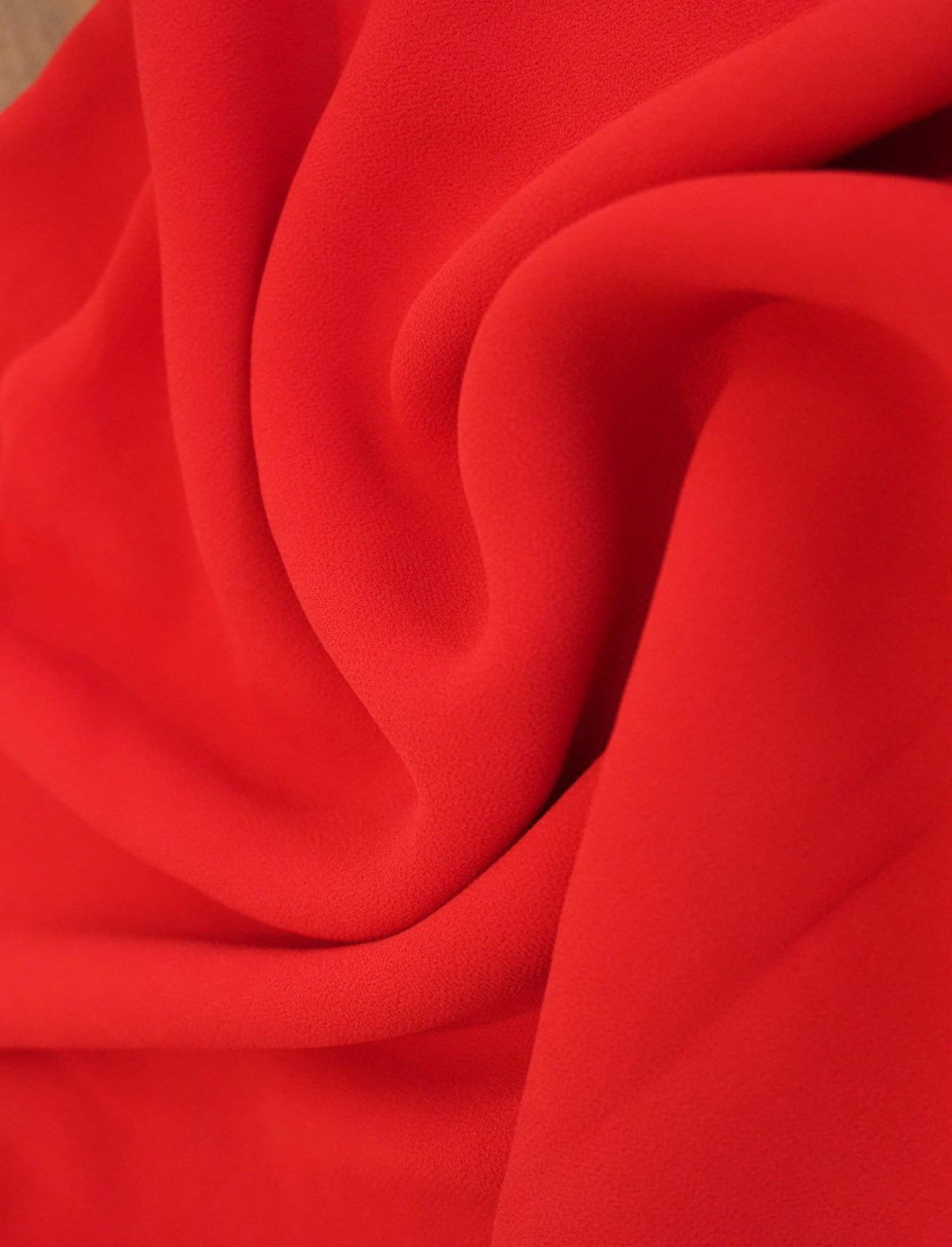 Crepe de viscose vermelho - de R$ 39,90 por R$ 19,90/metro