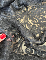 Tule bordado Preto