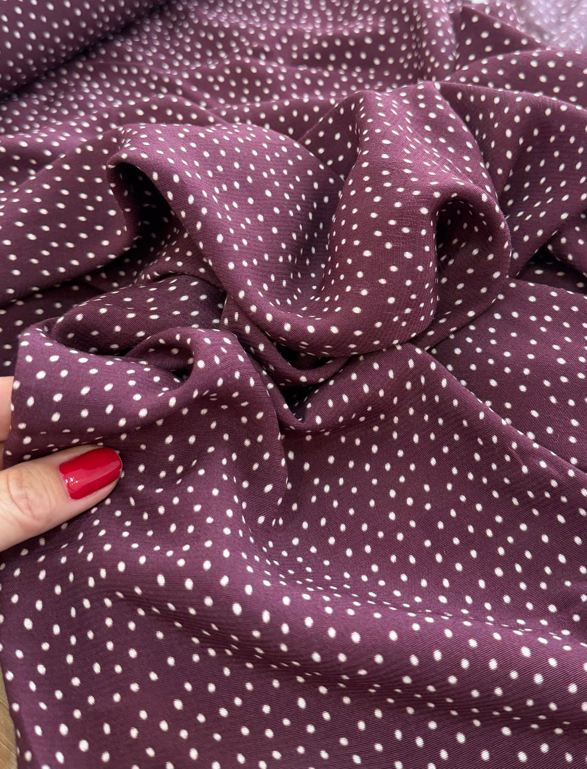 Crepe de viscose Estampado Berinjela poá