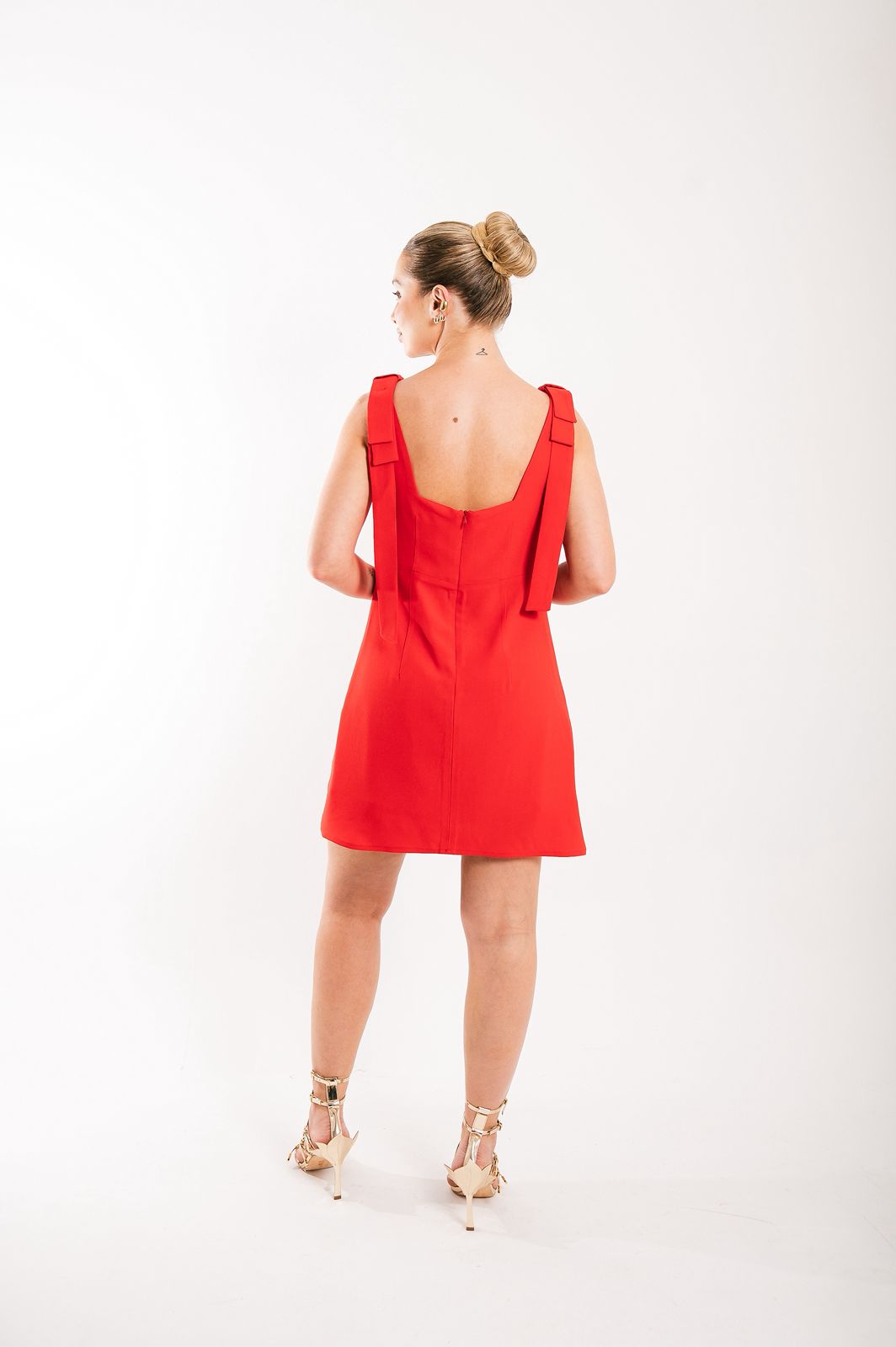 Crepe alfaiataria ( similar ao Patou) de poliéster Vermelho tomate - de R$ 49,90 por R$ 29,90/metro