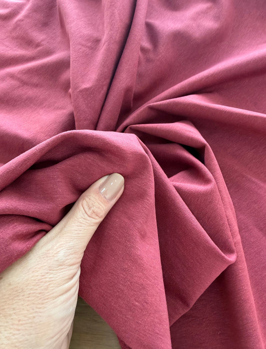 Moletinho de viscose Marsala - R$ 59,90/metro