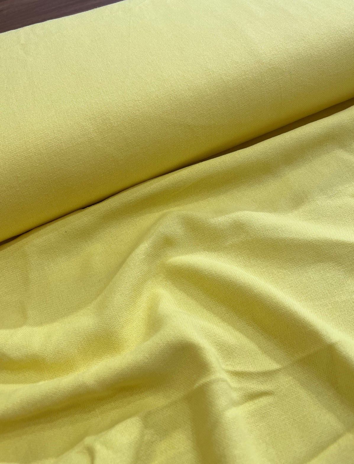 Linho com viscose encorpado Amarelo Sustentável  - R$ 69,90/metro