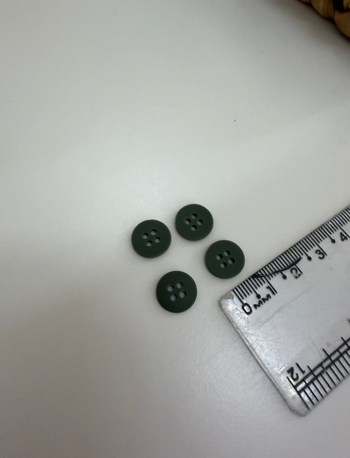 Botão 4 furos Verde musgo - R$ 0,25 unidade