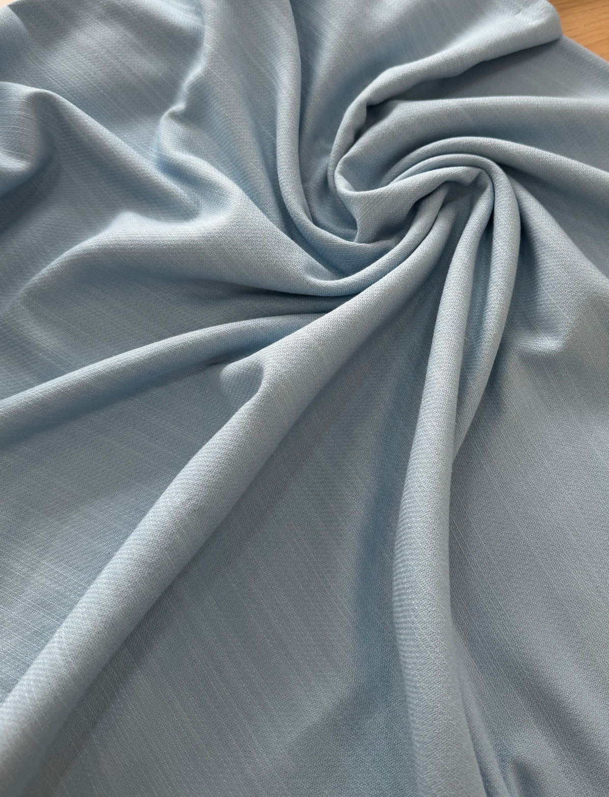 Algodão maquinetado com Linho e viscose Azul bebê