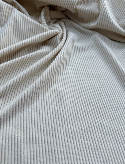 Veludo Cotelê Off White - R$ 49,90/metro