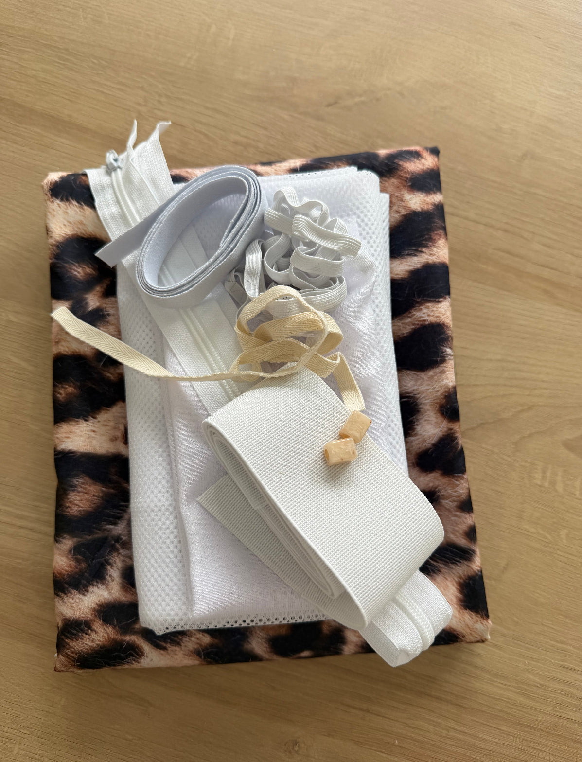 Kit Jaqueta Corta vento + shorts  Animal Print 2  - R$ 149,90