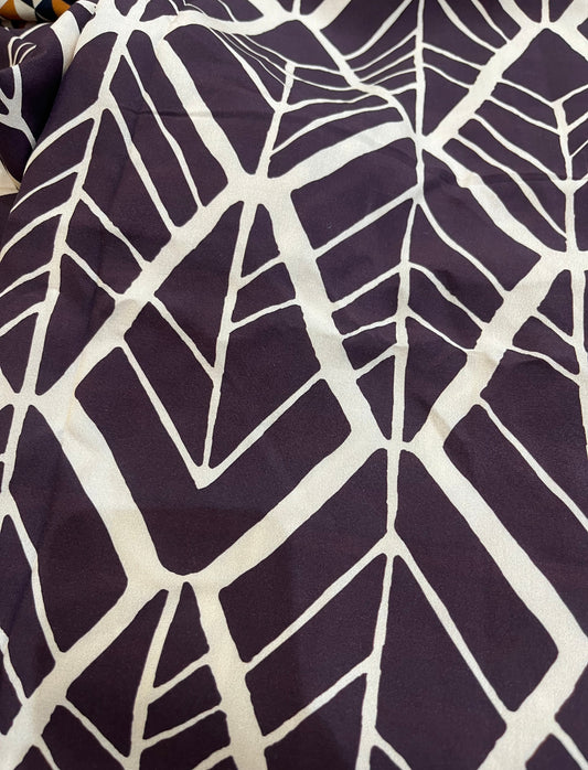 Banca 24 - Viscose Estampada fundo marrom