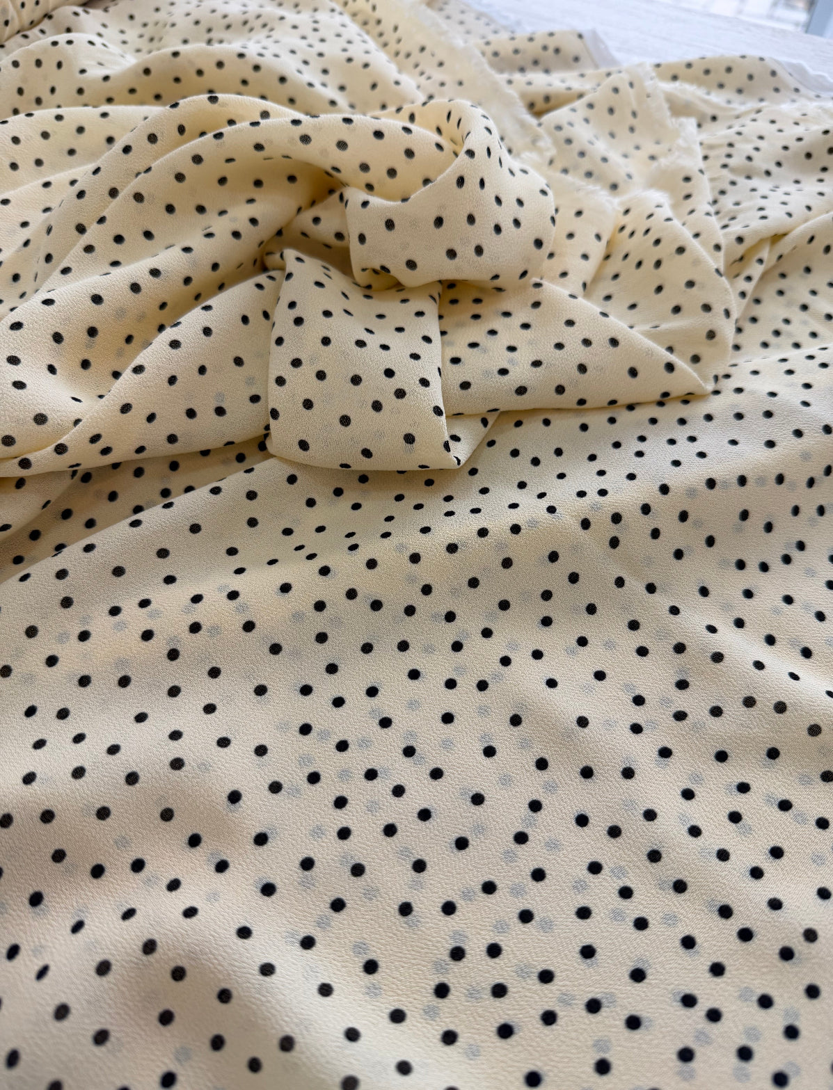 Crepe de viscose Estampado Manteiga poá