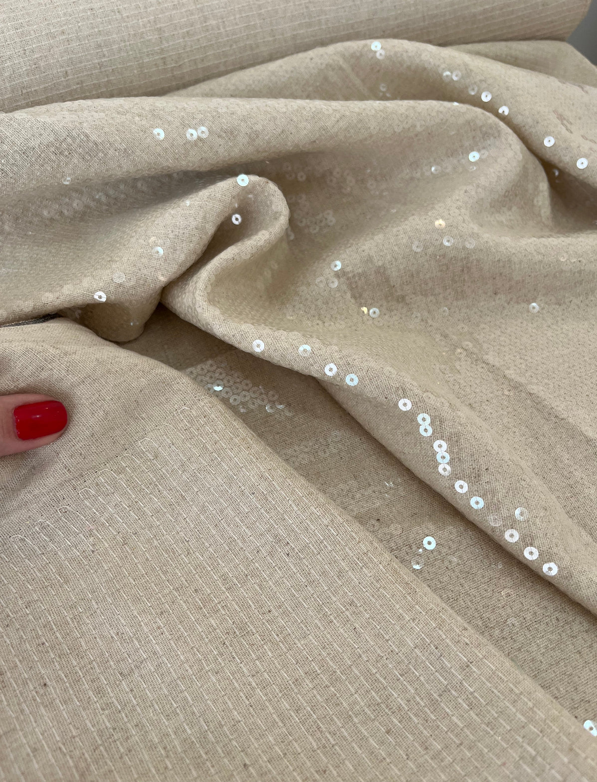 Micro Paetê transparente em base de linho Cru - R$ 49,90/metro