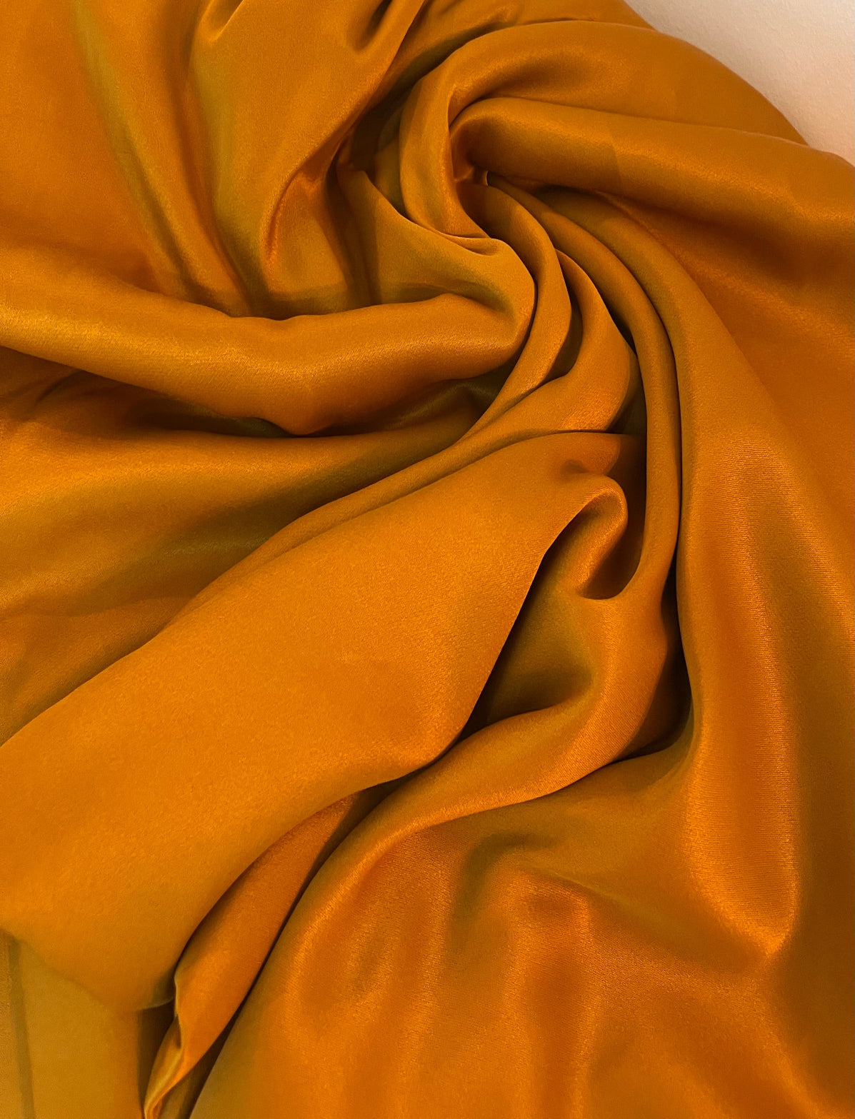 Viscose acetinada Caramelo Escuro - R$ 49,90/metro