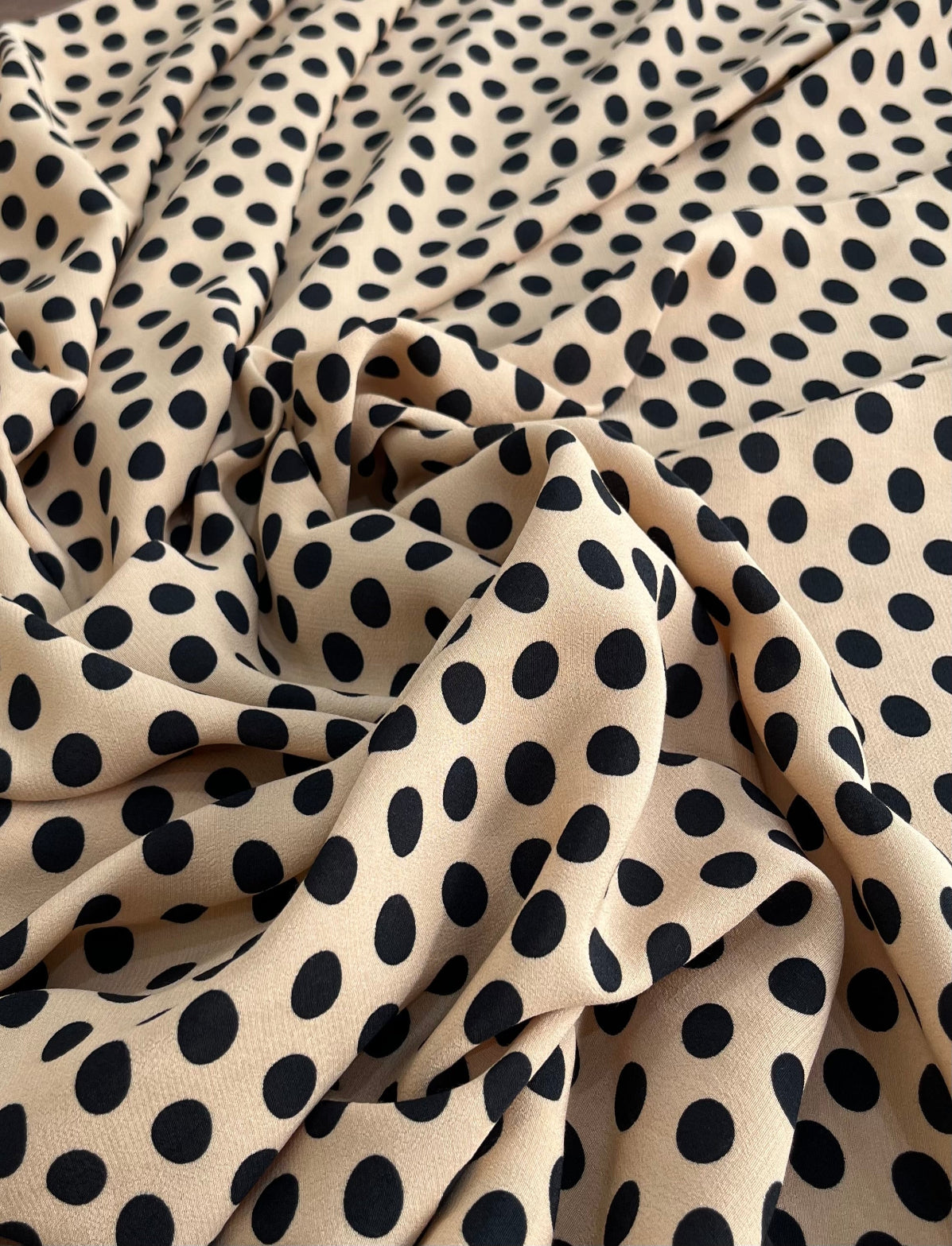 Crepe de viscose Poá - R$ 39,90/metro.