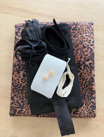Kit Jaqueta Corta vento + shorts  Animal Print  - R$ 149,90