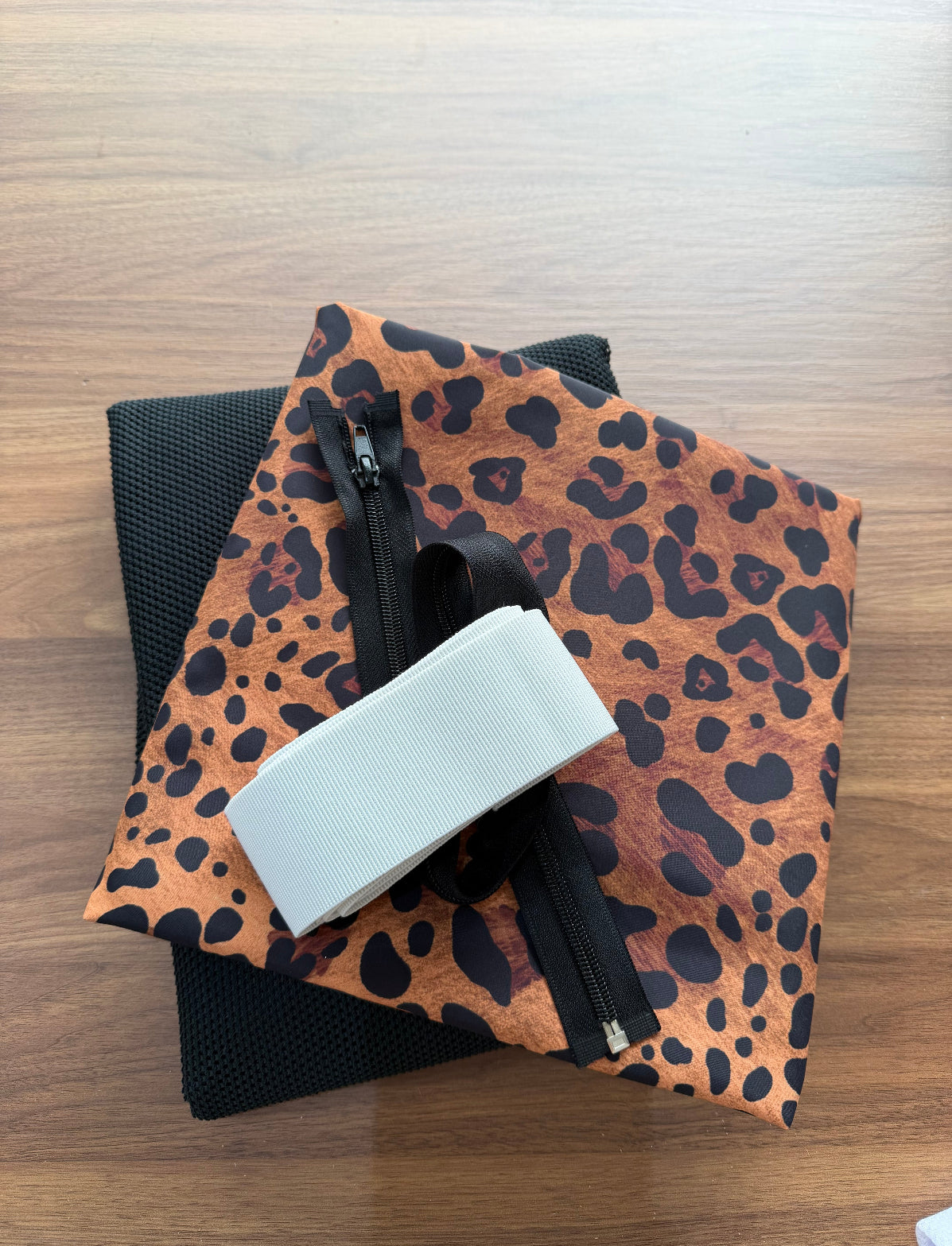 Kit Jaqueta Corta Vento Animal Print  - R$ 109,00
