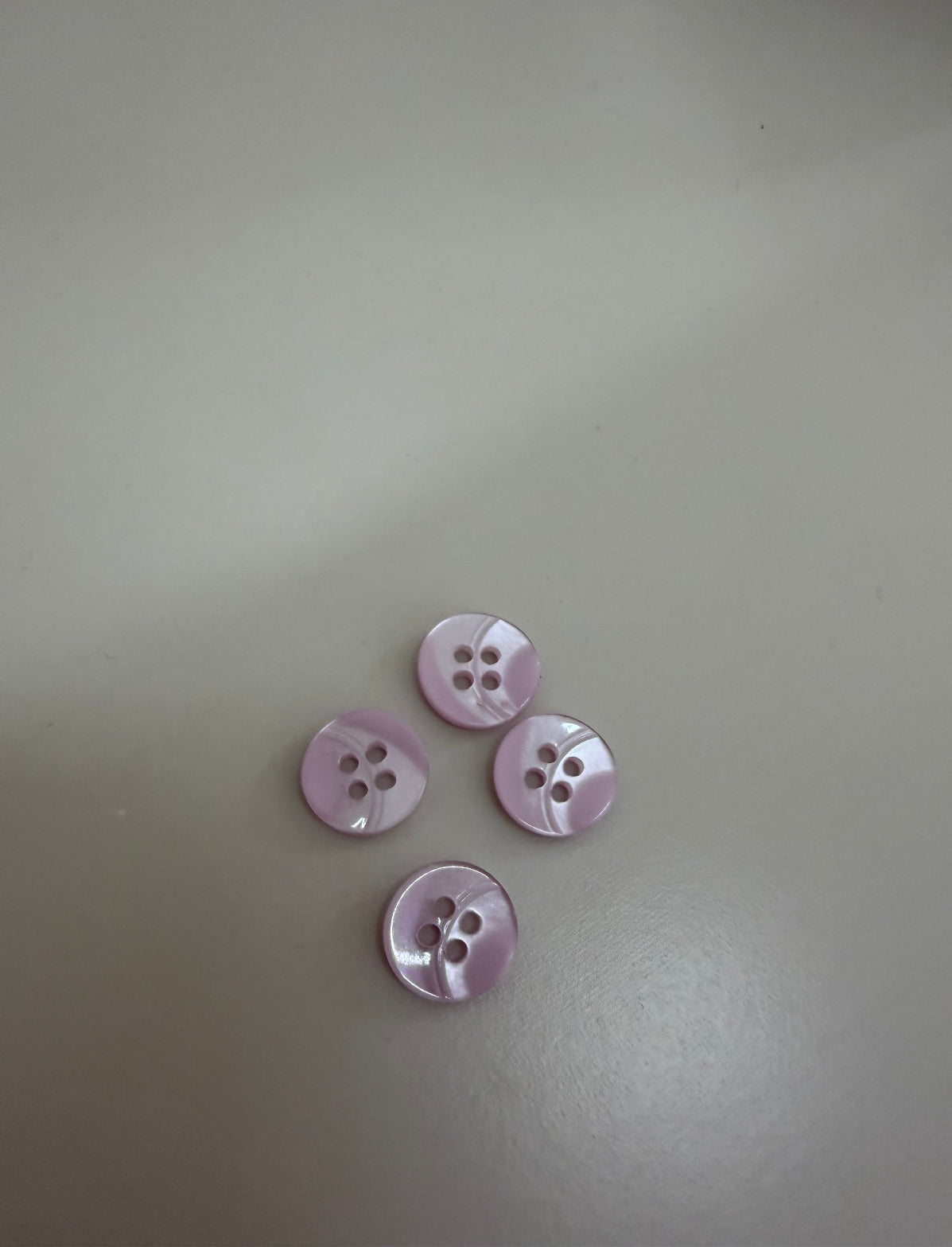 Botão 4 furos lilás  - R$ 0,25 unidade