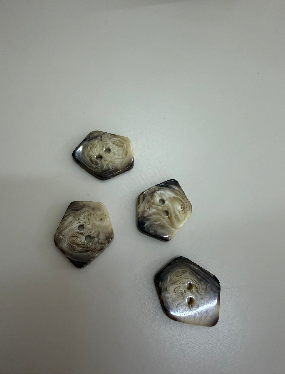 Botão Resina 2 furos- R$ 2,00 unidade