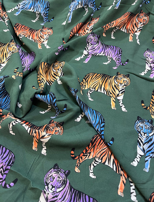 Banca 34 - Viscose Estampada Tigres