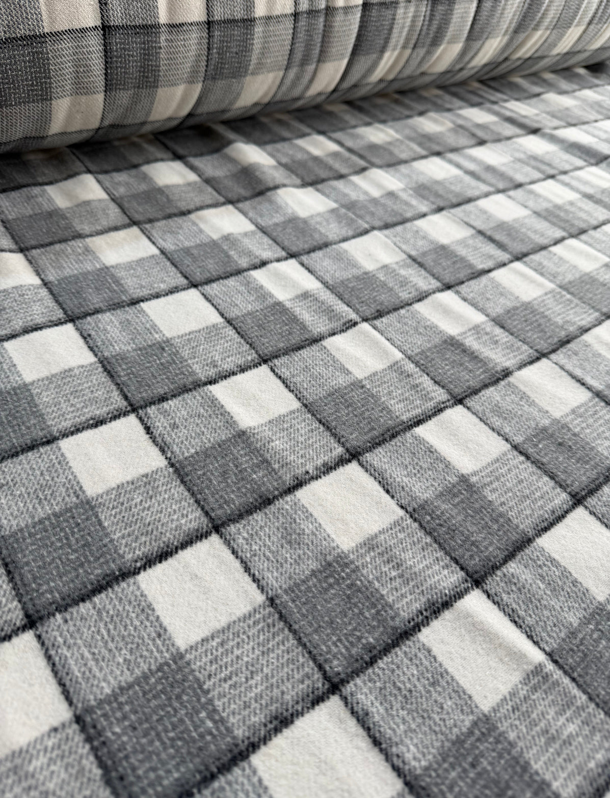 Tweed Flanelado Xadrez- R$ 69,90/metro