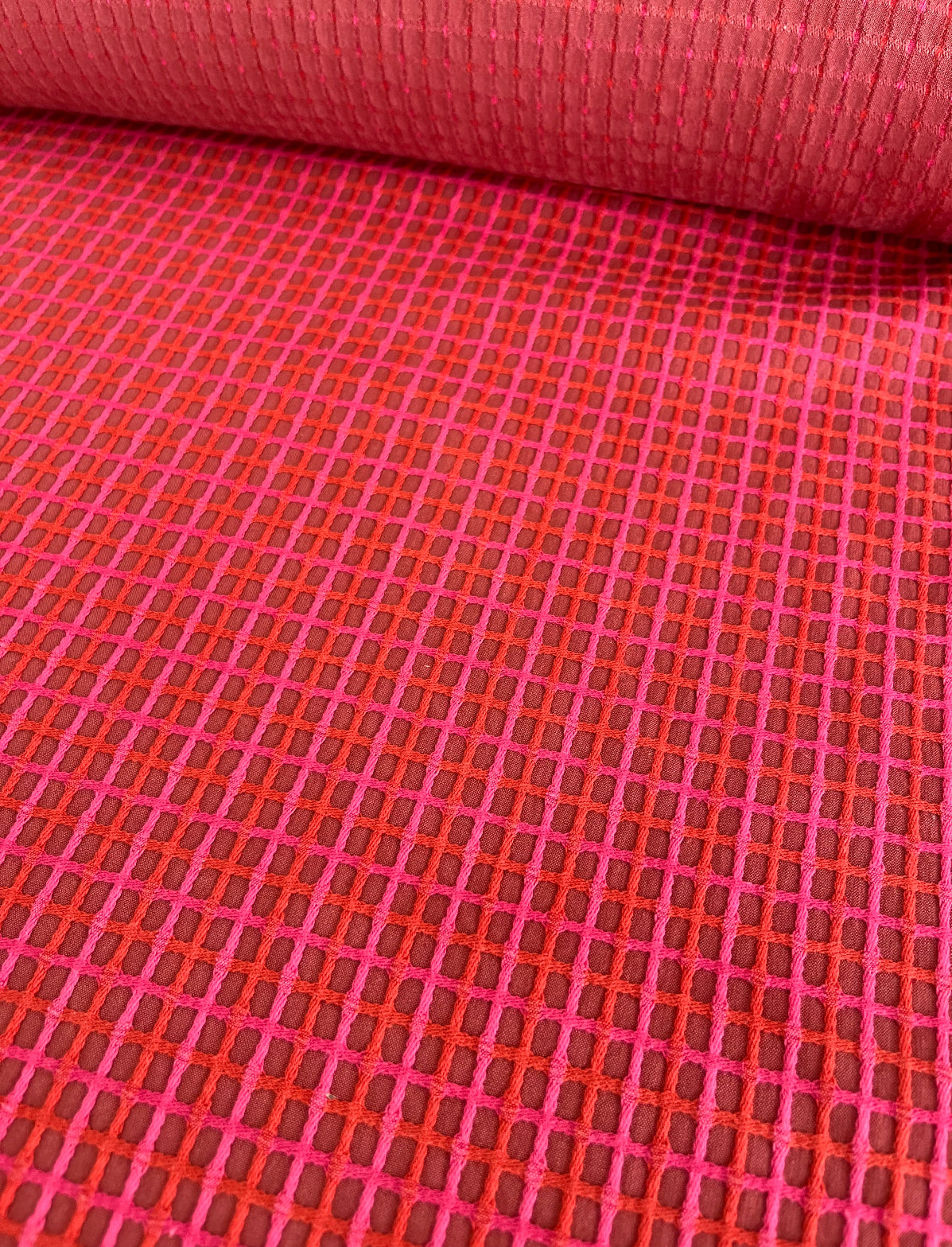 Algodão textura quadriculada Rosa e Vermelho - de R$ 69,90 por R$ 49,90/metro