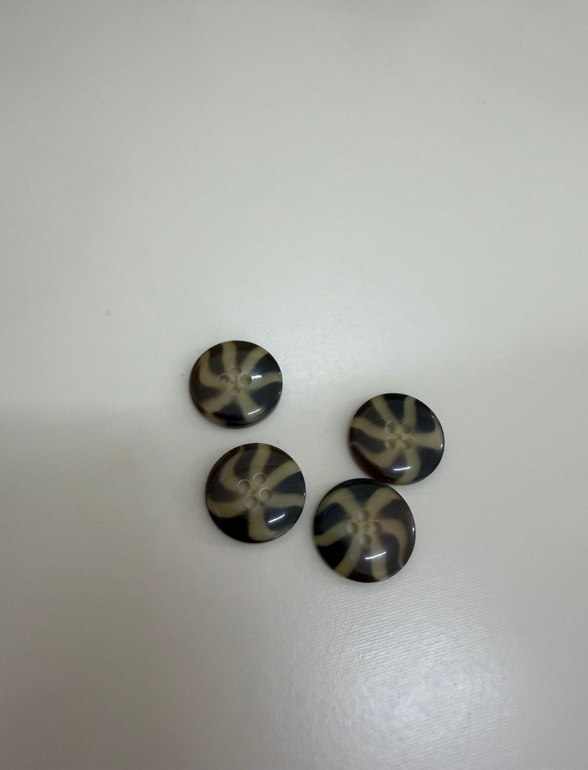 Botão Resina 4 furos- R$ 2,00unidade