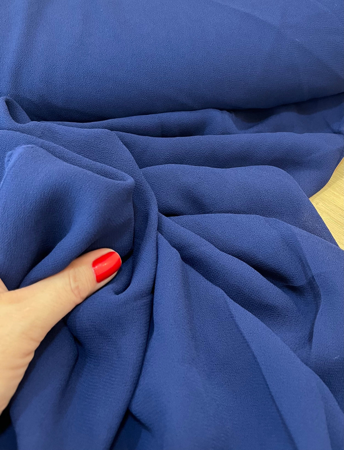 Crepe de viscose Marinho - de R$ 39,90 por R$ 19,90/metro