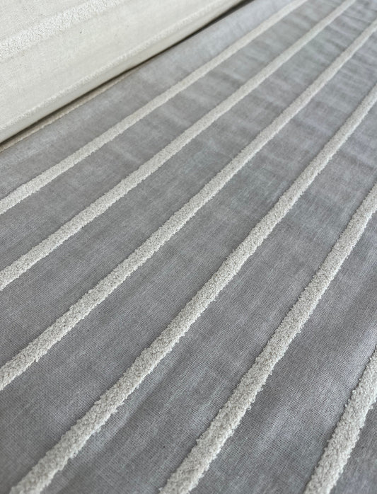 Camisaria Ratier com Bouclê Off - R$ 69,90 metro